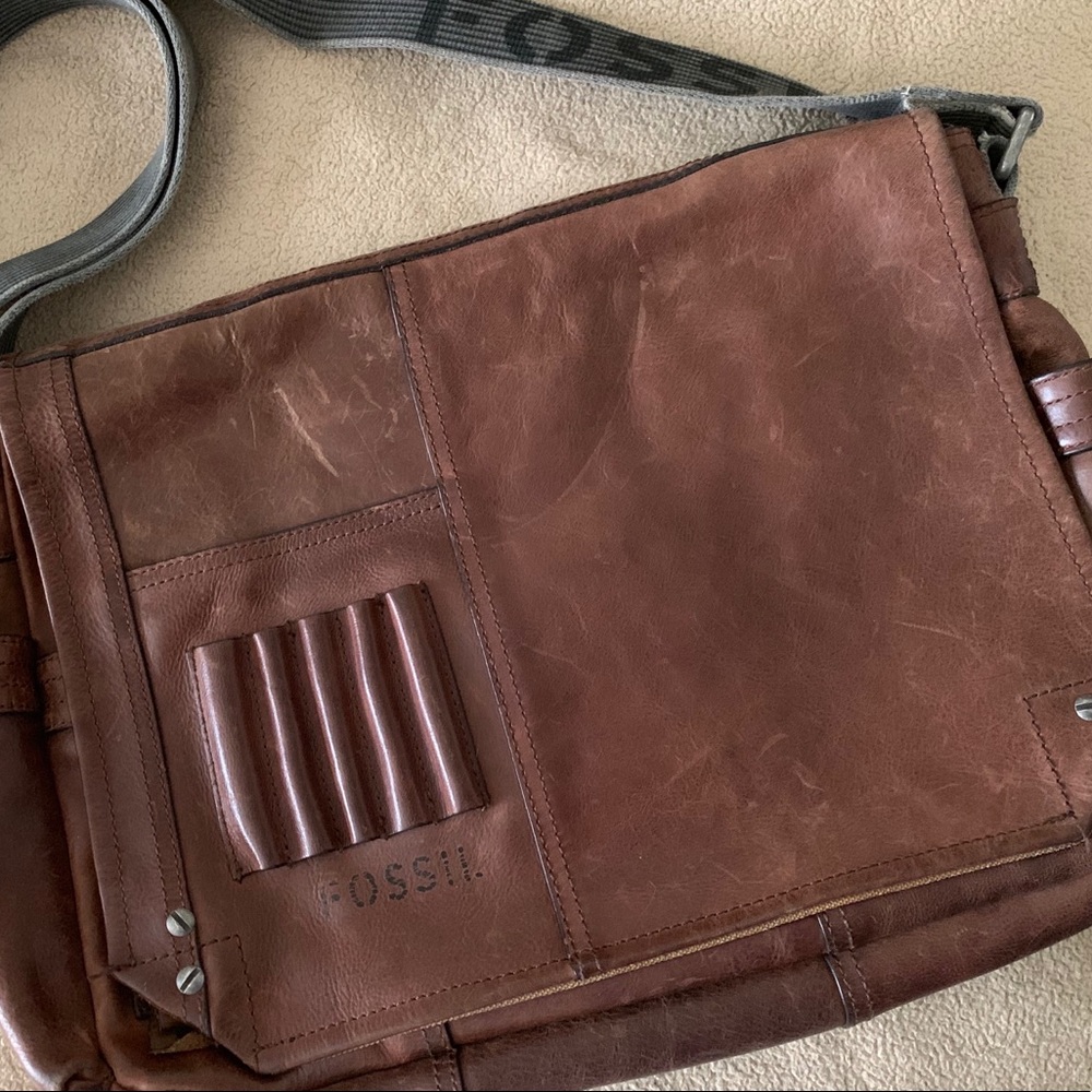 Vintage Leather Fossil Messenger Bag